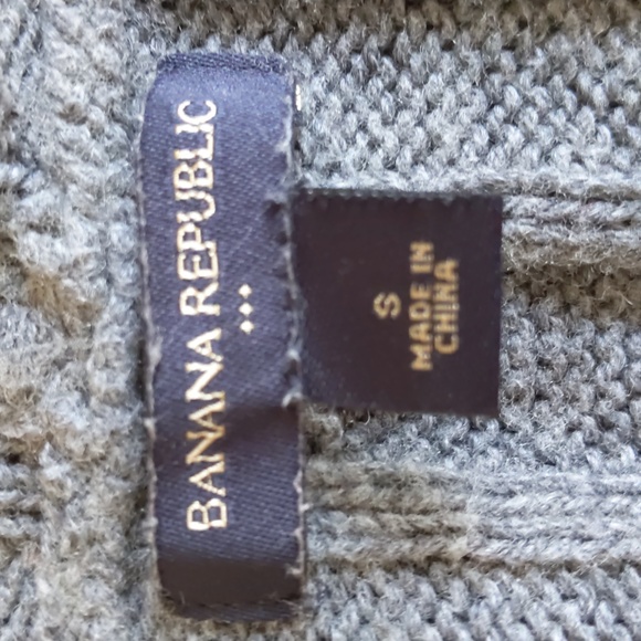 Banana Republic Hooded Sweater - Picture 5 of 6